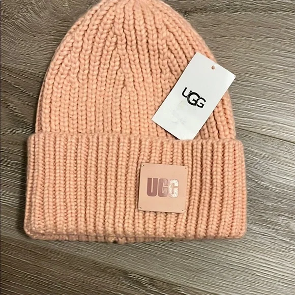 UGG Chunky Knit Beanie in baby pink - Picture 1 of 8